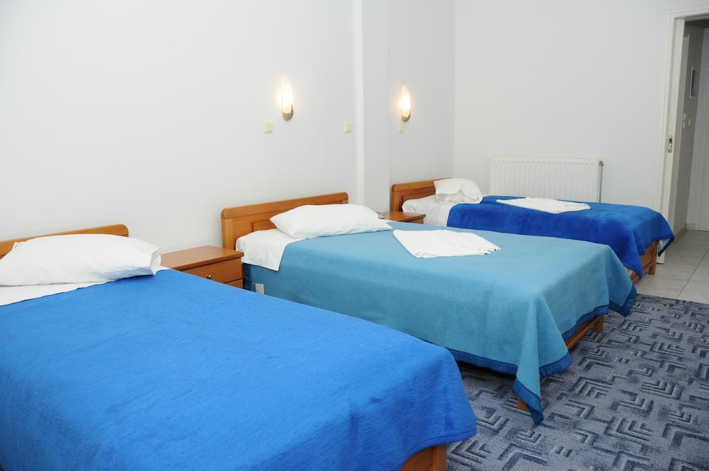 Costa-Rini Hotel Leonídion Pokoj fotografie
