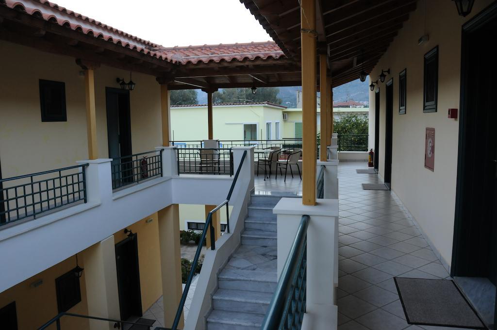 Costa-Rini Hotel Leonídion Pokoj fotografie